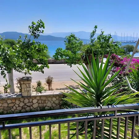 Giorgio Studios-apartments 1 3* Nikiana