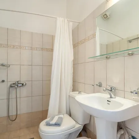 Giorgio Studios-apartments 1 Affittacamere Nikiana