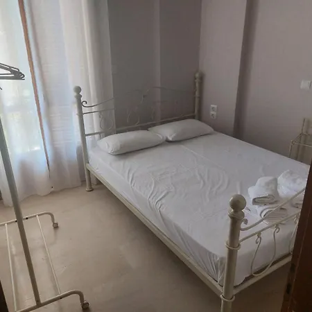 Giorgio Studios-apartments 1 * Nikiana