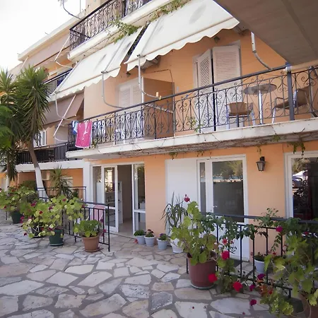 Guest house Giorgio Studios-apartments 1 Nikiana