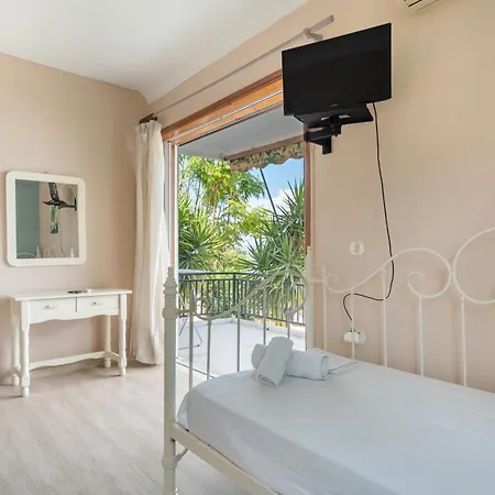 Гостевой дом Giorgio Studios-apartments 1